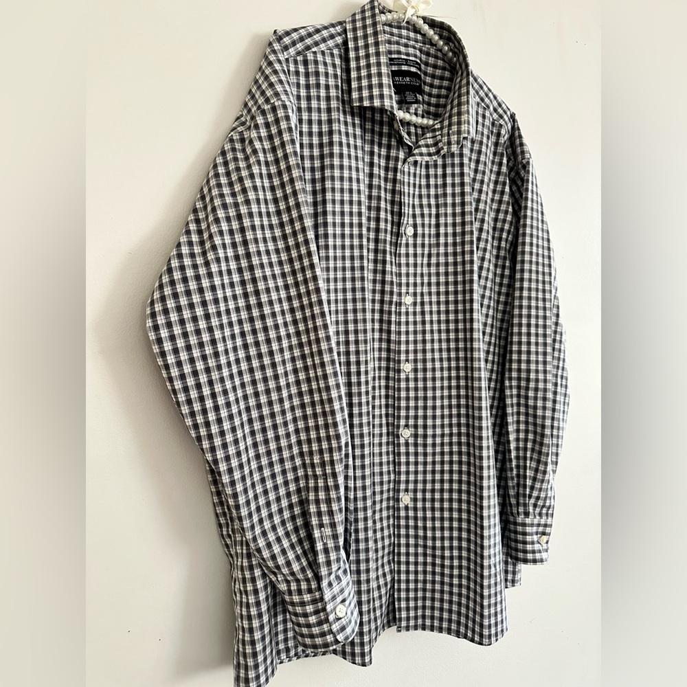 2 Men Button Down Shirts - Picture 8 of 13